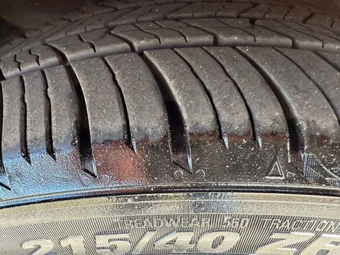 Used 2013 Hyundai Veloster Turbo w/ Ultimate Pkg image 17