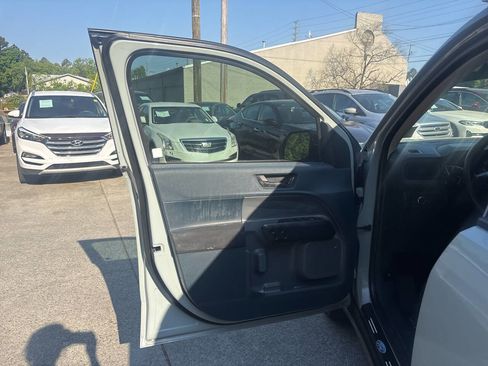 Used 2022 Ford Maverick XL FWD image 7