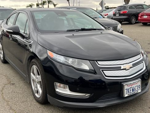 Used 2015 Chevrolet Volt Premium w/ Premium Trim Package FWD image 3