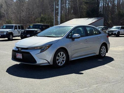 Certified 2023 Toyota Corolla LE image 1
