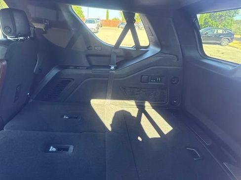 Used 2023 GMC Yukon Denali Ultimate AWD/4WD image 14