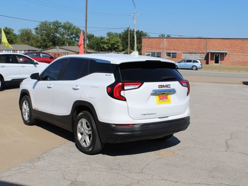 Used 2022 GMC Terrain SLE FWD image 7