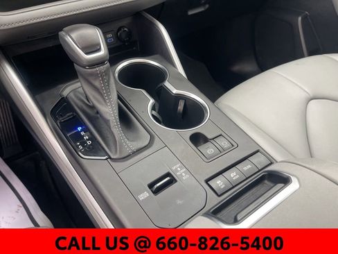 Used 2022 Toyota Highlander XLE image 33