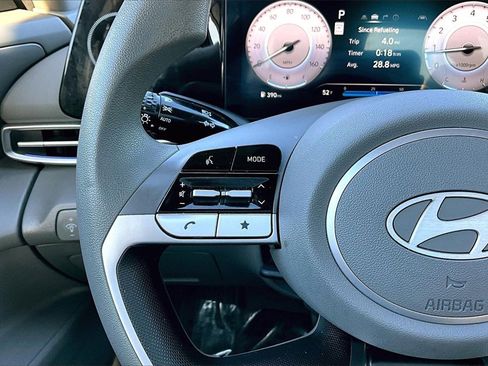 Used 2024 Hyundai Elantra SEL image 18