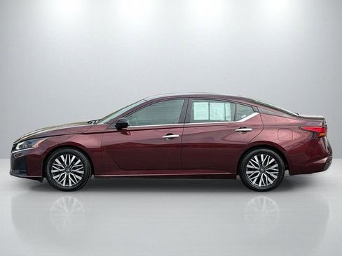 Used 2024 Nissan Altima 2.5 SV FWD image 4