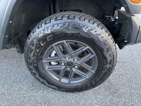 Used 2025 Jeep Wrangler Unlimited Sport AWD/4WD image 11
