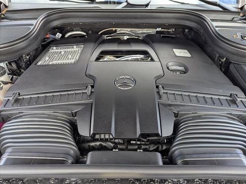 New 2026 Mercedes-Benz GLS 580 4MATIC image 17
