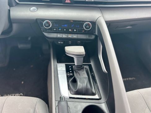 Used 2023 Hyundai Elantra SEL w/ Cargo Package FWD image 18