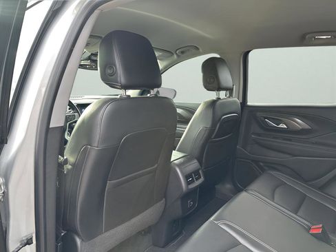 Used 2022 GMC Terrain SLT w/ Infotainment Package II image 18