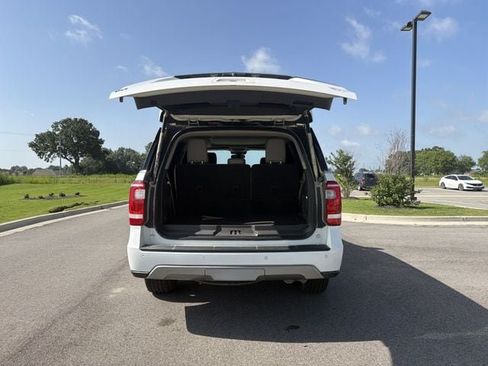 Used 2021 Ford Expedition XLT AWD/4WD image 19