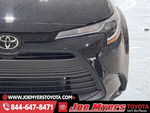 Used 2026 Toyota Corolla LE image 4