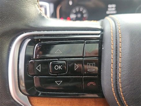 Used 2022 Jeep Grand Wagoneer Series III w/ Rear Seat Video Group 1 image 10