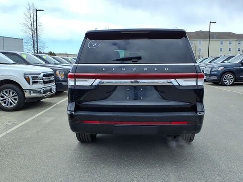 Used 2024 Lincoln Navigator Premiere AWD/4WD image 6