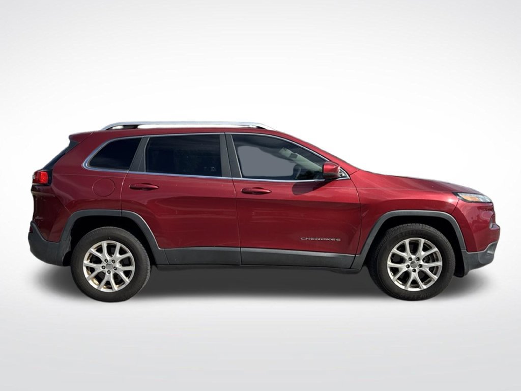 Used 2015 Jeep Cherokee Latitude w/ Comfort/Convenience Group AWD/4WD image 4