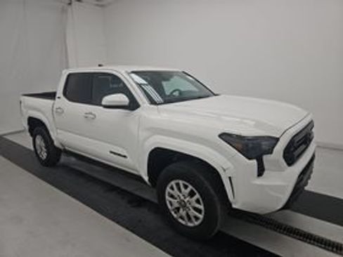 Certified 2026 Toyota Tacoma SR5 AWD/4WD image 3