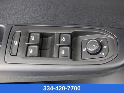 New 2026 Volkswagen Taos SEL image 17