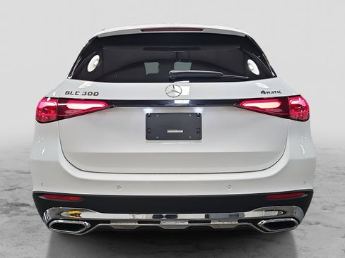 Certified 2025 Mercedes-Benz GLC 300 4MATIC image 7