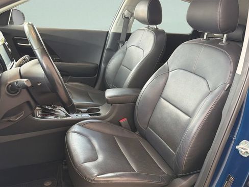 Used 2019 Kia Niro Touring FWD image 32
