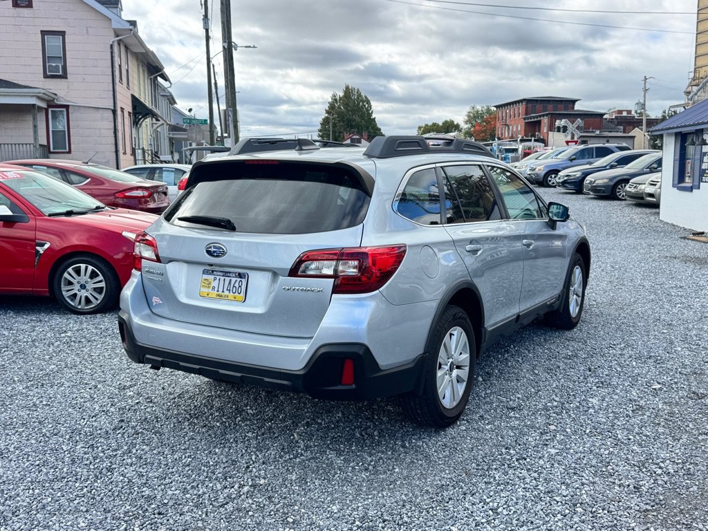 Used 2018 Subaru Outback 2.5i Premium AWD/4WD image 4