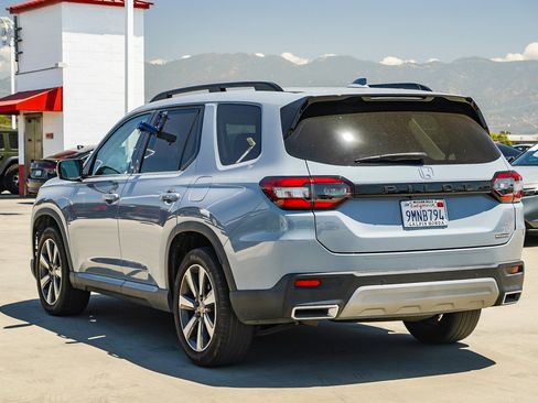 Used 2024 Honda Pilot Touring image 5