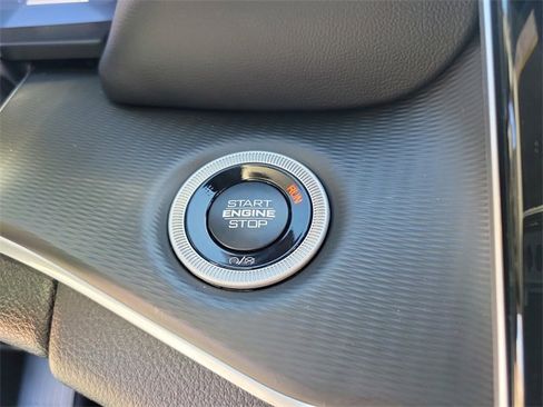 New 2025 Jeep Grand Cherokee Altitude image 27