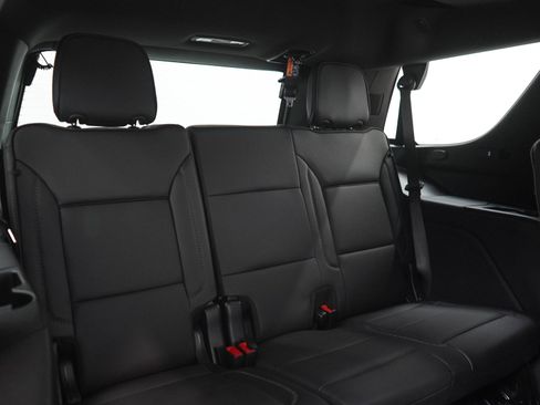 Used 2025 GMC Yukon Denali w/ Denali Reserve Package AWD/4WD image 13