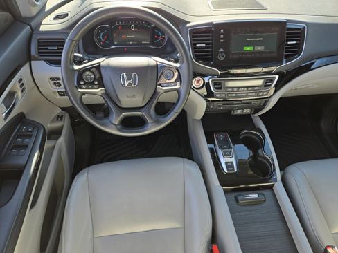 Used 2020 Honda Pilot Touring image 13