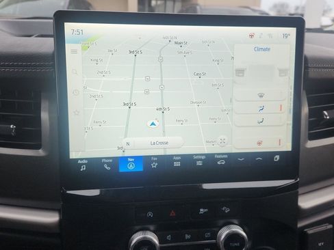 Used 2024 Ford Expedition XLT image 19