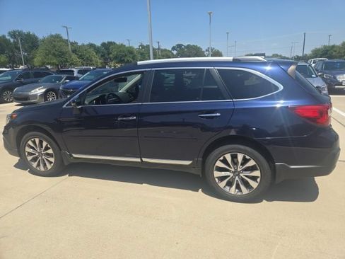 Used 2018 Subaru Outback 3.6R Touring AWD/4WD image 5