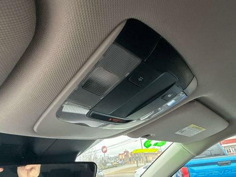 Used 2023 Kia Sorento LX image 25