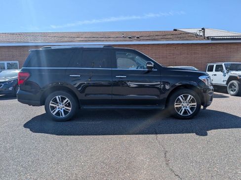 Certified 2024 Ford Expedition Limited AWD/4WD image 6