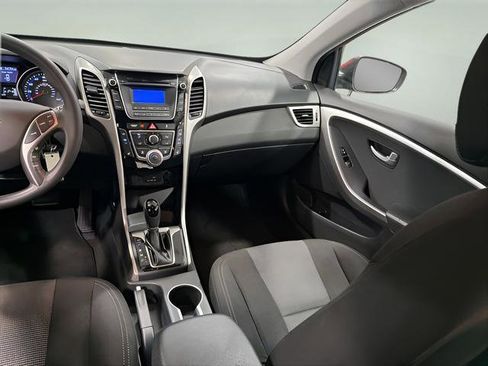 Used 2015 Hyundai Elantra GT FWD image 24