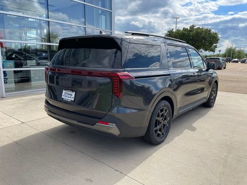 New 2026 Kia Carnival SX w/ SX Dark Edition Package FWD image 5