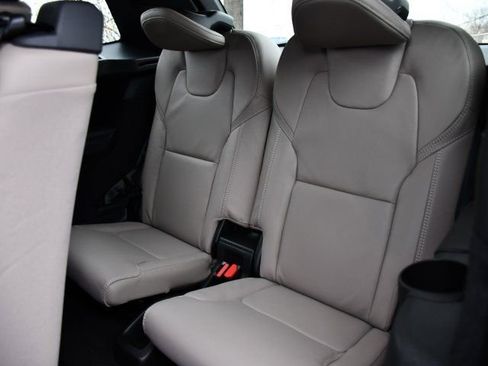 New 2026 Volvo XC90 B6 Ultra w/ Protection Package Premier AWD/4WD image 17