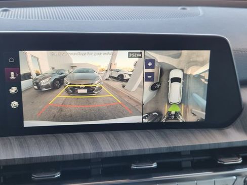 Used 2024 Kia Telluride SX w/ Towing Package image 15