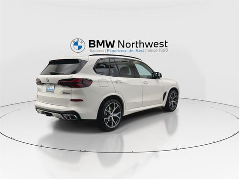 New 2026 BMW X5 M60i image 3