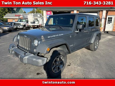Used 2018 Jeep Wrangler Unlimited Rubicon w/ Connectivity Group AWD/4WD image 1