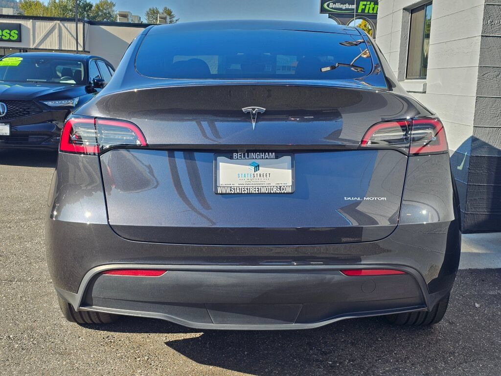 Used 2024 Tesla Model Y Long Range AWD/4WD image 4