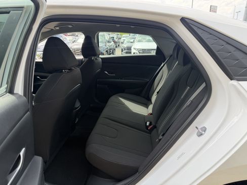 Certified 2025 Hyundai Elantra Hybrid FWD image 21