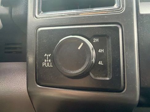 Used 2019 Ford F150 XLT w/ Equipment Group 302A Luxury AWD/4WD image 38
