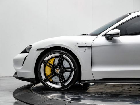 Used 2020 Porsche Taycan Turbo S image 6