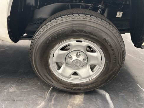 Used 2020 Toyota Tacoma SR image 28