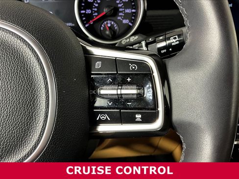 Certified 2024 Kia Carnival EX FWD image 11