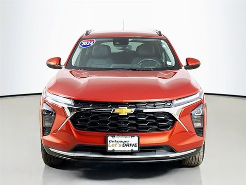 Used 2024 Chevrolet Trax LT w/ Driver Confidence Package image 3