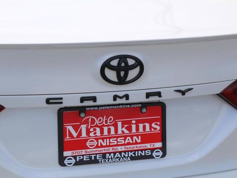 Used 2021 Toyota Camry XSE image 6