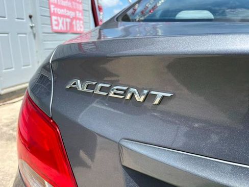 Used 2017 Hyundai Accent SE FWD image 11