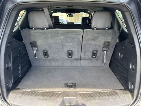 Used 2024 Chevrolet Tahoe LT RWD image 18