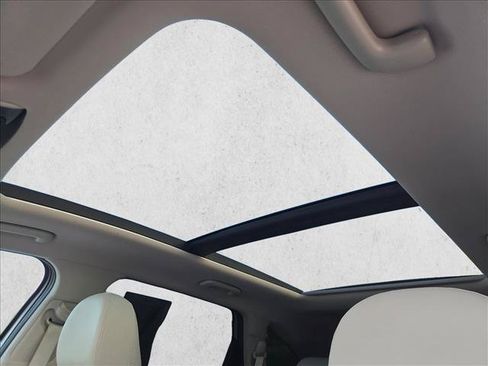 Used 2022 Kia Sorento S w/ Panoramic Sunroof Package FWD image 16
