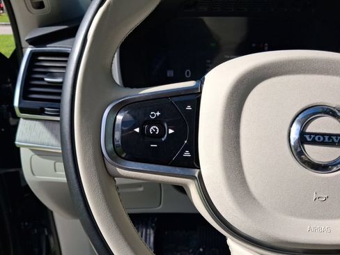 Used 2025 Volvo XC90 B6 Plus w/ Protection Package Premier AWD/4WD image 19