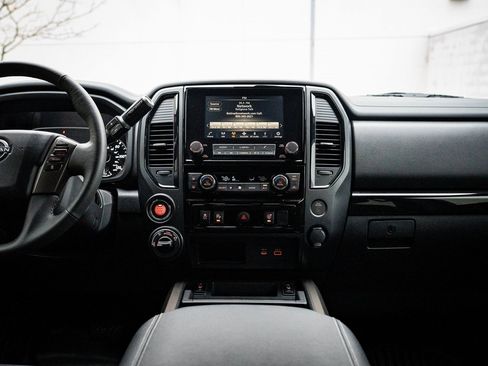 Used 2024 Nissan Titan SV w/ SV Bronze Edition Package image 29